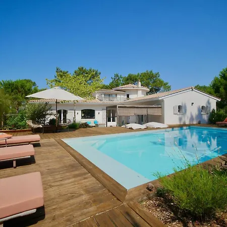 Hébergement de vacances Superbe Avec Piscine Et Jardin Paysage - Le Canon, 230 M² Le Canon